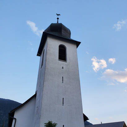 Kirchenturm der reformierten Kirche in Sagogn